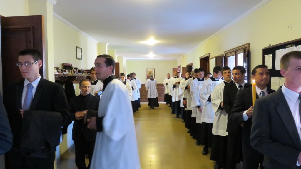 img_0002_toma_de_sotana_2