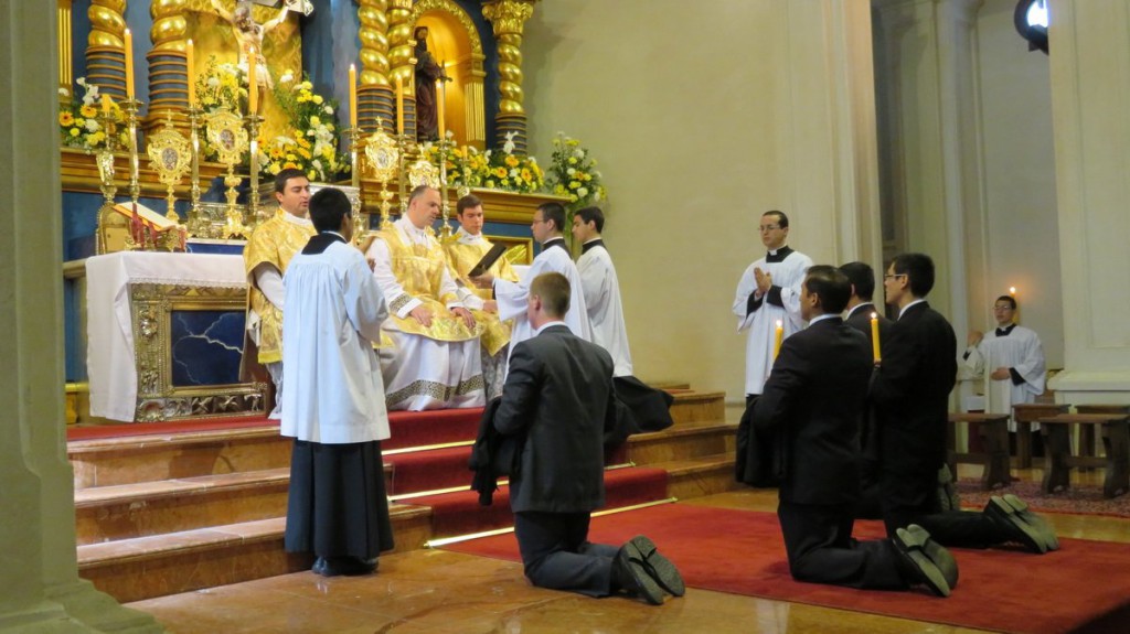 img_0008_toma_de_sotana_2