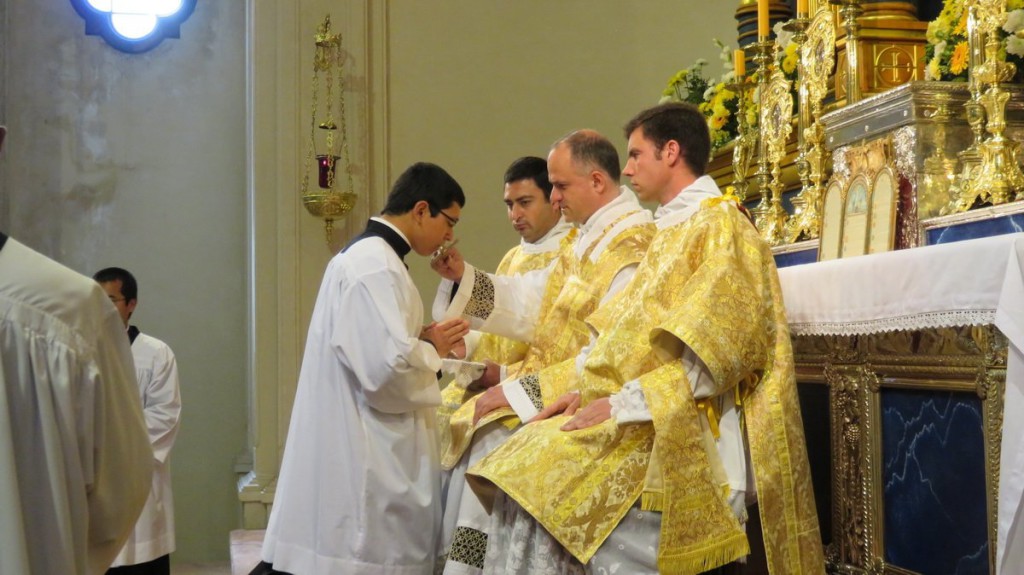 img_0014_toma_de_sotana_2