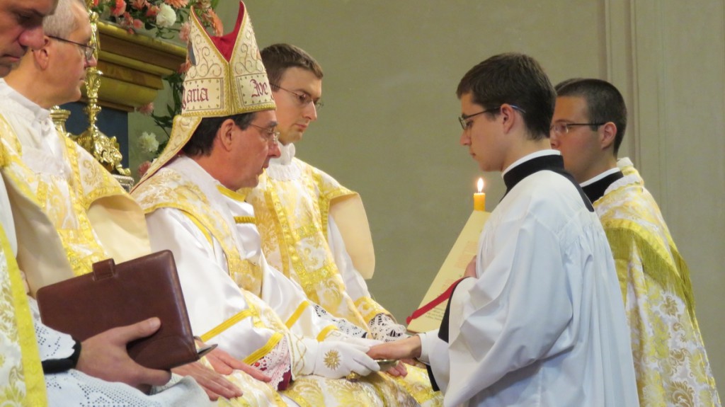 ordenes_menores_y_subdiaconado_12