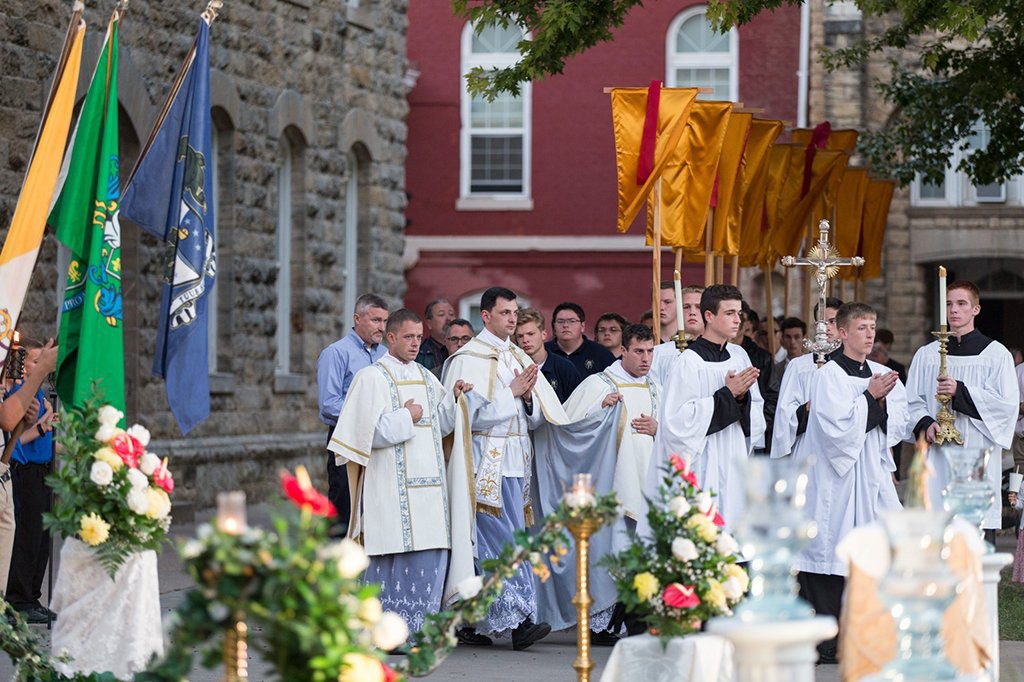 rosaryprocession2016-002