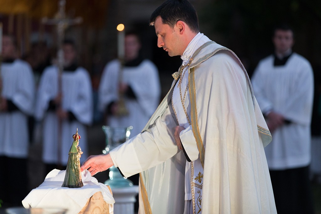 rosaryprocession2016-008