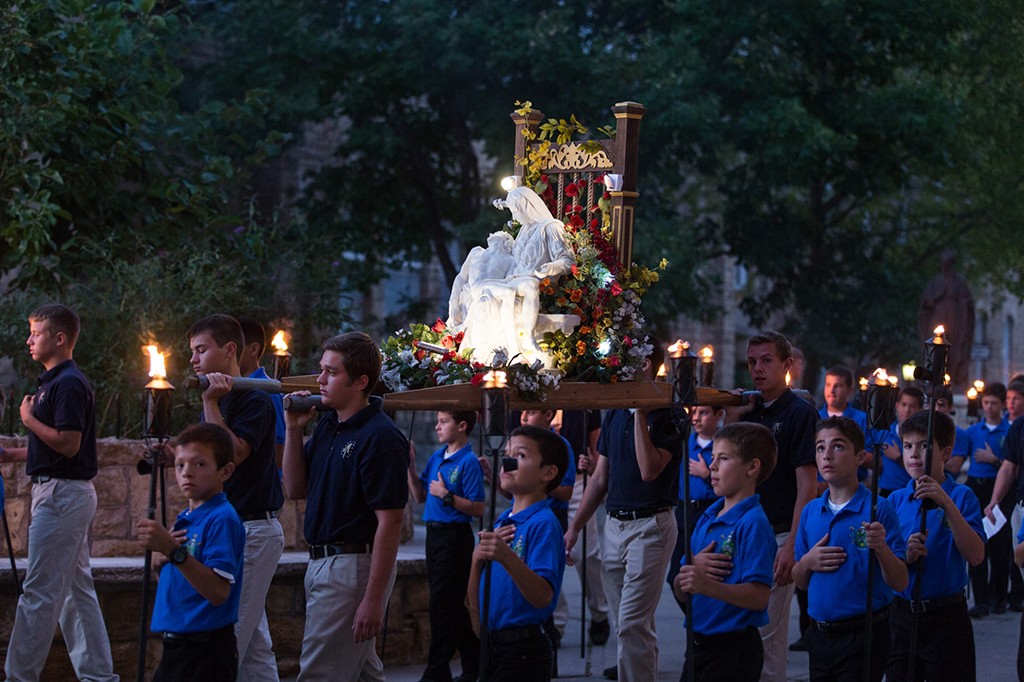 rosaryprocession2016-012