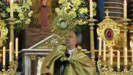 Resultado de imagem para santíssimo sacramento fsspx