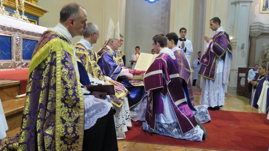 12_diaconos_-_evangelio