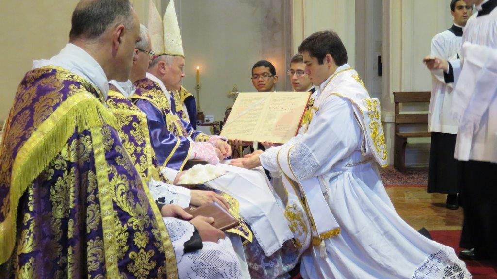 18_sacerdocio_-_uncion_de_las_manos