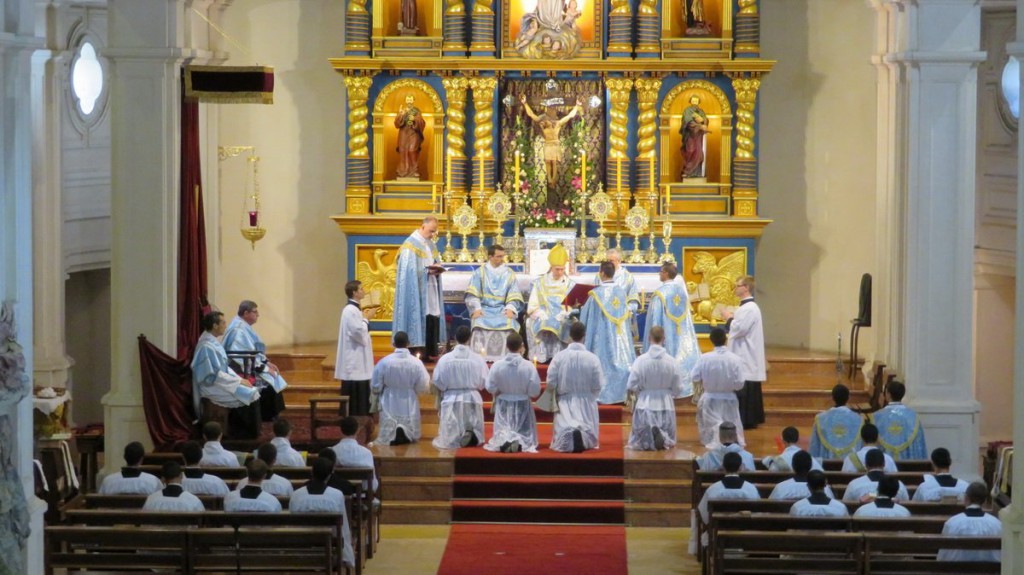 07_ordenaciones_al_diaconado_y_sacerdocio