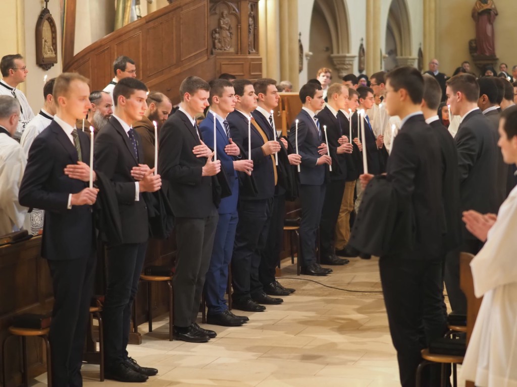 2021-02-02-Flavigny-Prises-de-soutanes-6