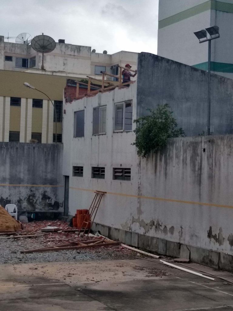 tirando-telhado1-768x1024