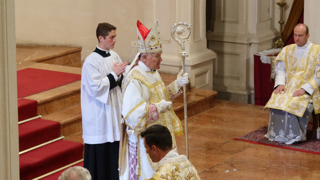 03_tonsura_ordenes_menores_y_subdiaconado