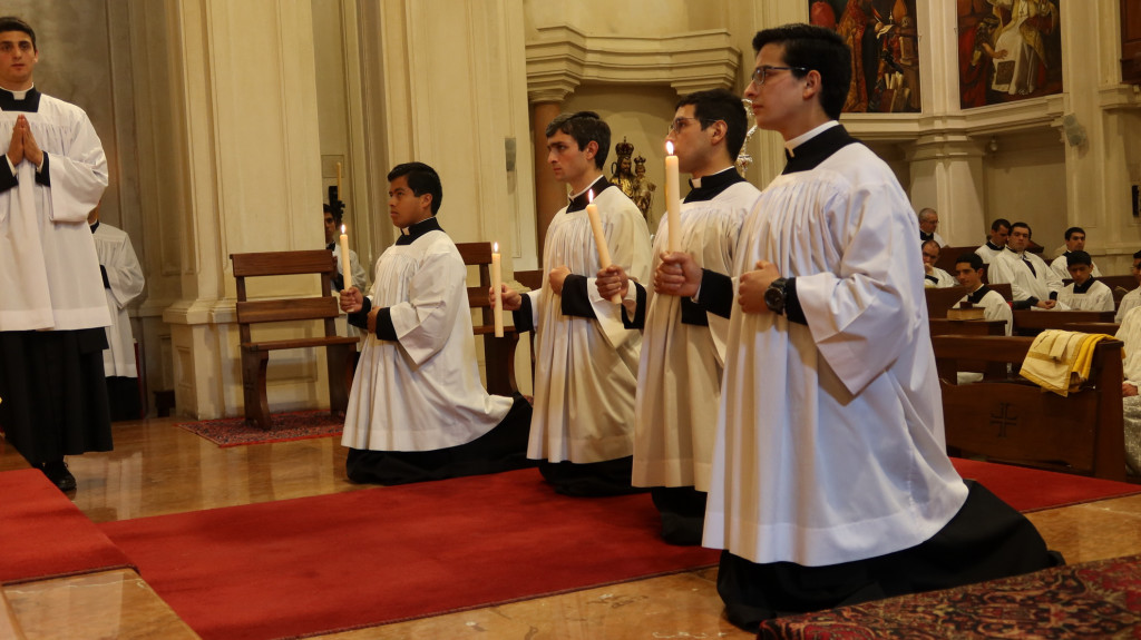 15_tonsura_ordenes_menores_y_subdiaconado