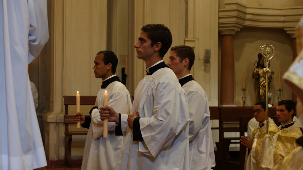 17_tonsura_ordenes_menores_y_subdiaconado