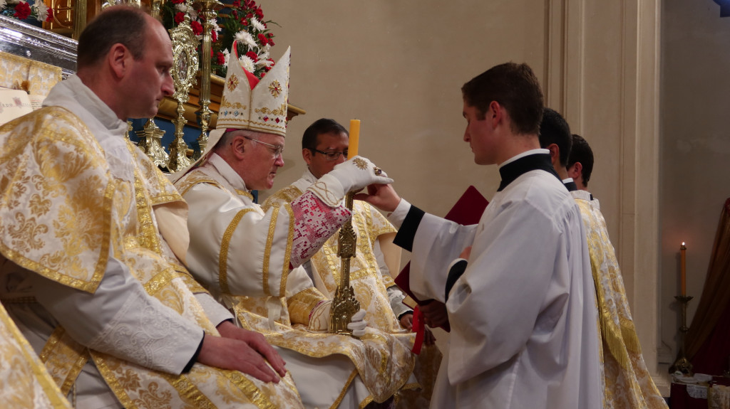 19_tonsura_ordenes_menores_y_subdiaconado