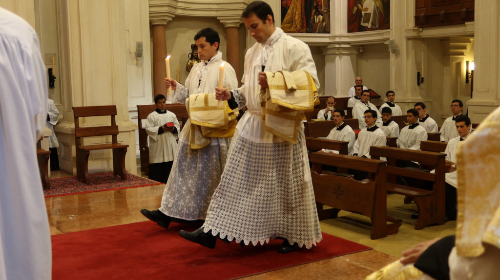 21_tonsura_ordenes_menores_y_subdiaconado