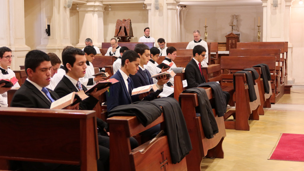 toma_de_sotana_2022_10