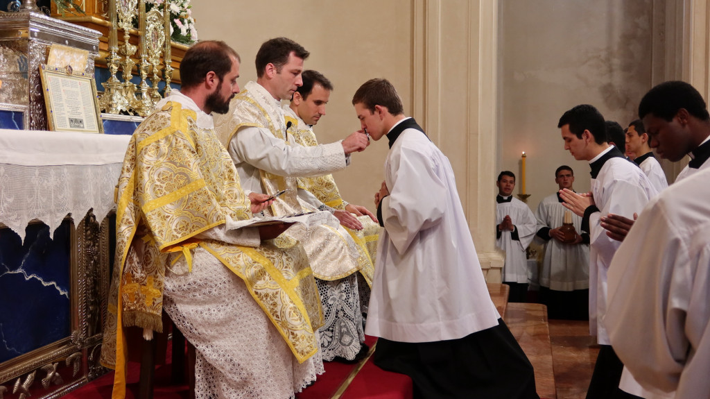 toma_de_sotana_2022_23